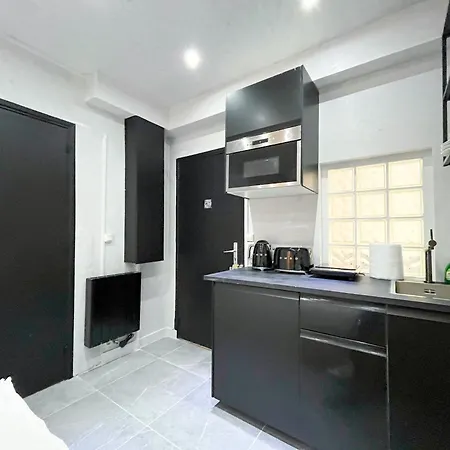 Urban Flat 11 - Wagam Pereire Apartment Paris